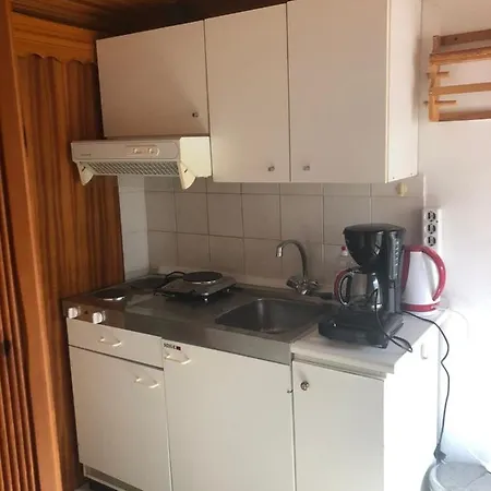 Plane Tree Apartment *
